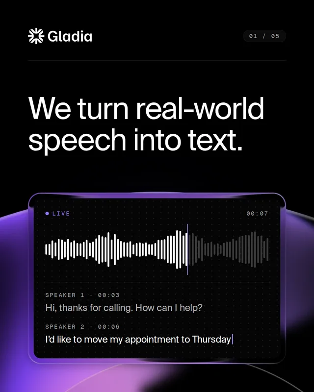 Première slide d’un carrousel Gladia : « We turn real-world speech into text », avec une transcription en direct.